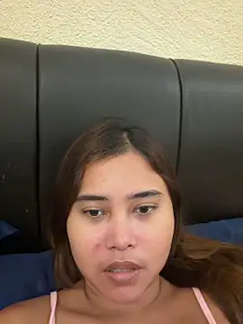 Snapshot of Asianbbybella chatting on May 16, 7:23 pm Asianbbybella online show from May 16, 7:23 pm