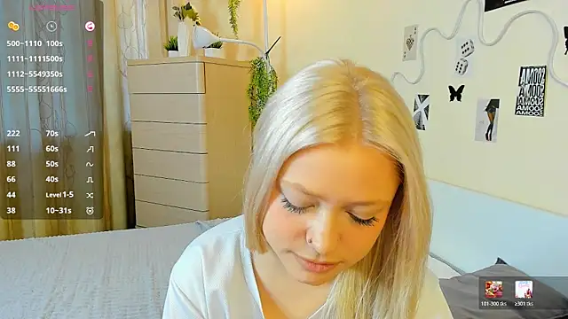 Snapshot of MidnightPoise chatting on May 20, 5:13 am MidnightPoise online show from May 20, 5:13 am