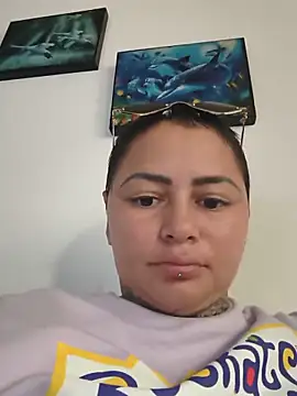 Snapshot of romina23 chatting on June 9, 8:20 pm romina23 online show from June 9, 8:20 pm