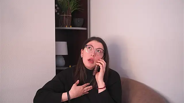 BlytheGenas online show from April 28, 10:53 am