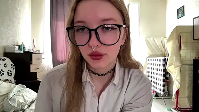 Snapshot of Elinthegreat chatting on May 11, 1:17 pm Elinthegreat online show from May 11, 1:17 pm