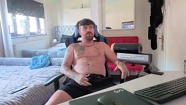 Naughtybihubbyxx online show from July 3, 8:43 am