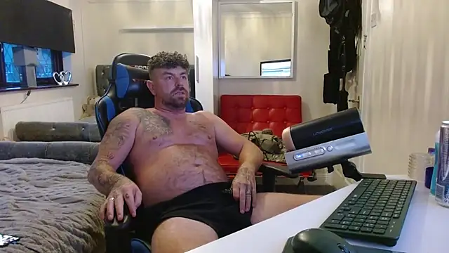 Naughtybihubbyxx online show from July 6, 8:44 pm