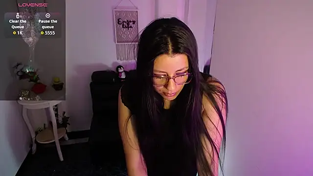 Snapshot of Valeri_bj chatting on May 19, 8:04 pm Valeri bj online show from May 19, 8:04 pm