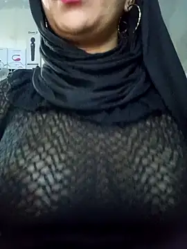 Snapshot of nadia__abaud chatting on December 24, 5:49 am nadia abaud online show from December 24, 5:49 am