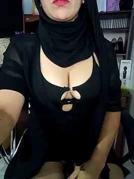 Snapshot of nadia__abaud chatting on January 20, 12:36 am nadia abaud online show from January 20, 12:36 am