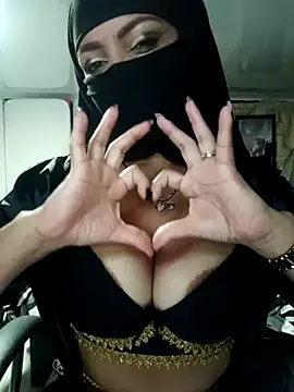 Snapshot of nadia__abaud chatting on March 10, 11:27 pm nadia abaud online show from March 10, 11:27 pm