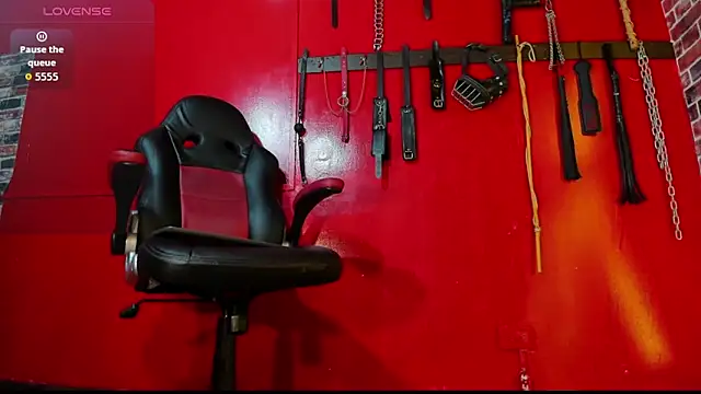 Snapshot of Dominatriz_Arlette chatting on April 29, 7:20 pm Dominatriz Arlette online show from April 29, 7:20 pm