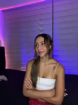 Snapshot of Bella_dannbond chatting on June 24, 12:31 am Bella dannbond online show from June 24, 12:31 am