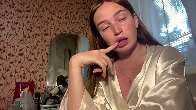 Snapshot of Chloooee chatting on July 27, 1:51 pm Chloooee online show from July 27, 1:51 pm