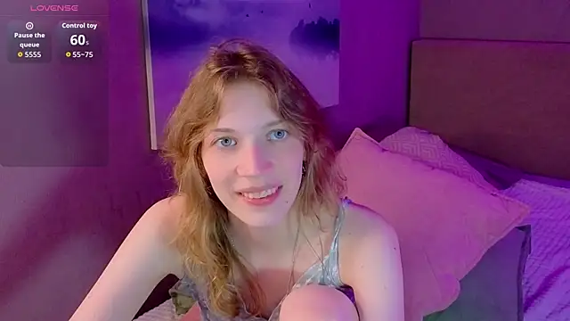 Snapshot of Emily_Cartex chatting on June 13, 5:38 am Emily Cartex online show from June 13, 5:38 am