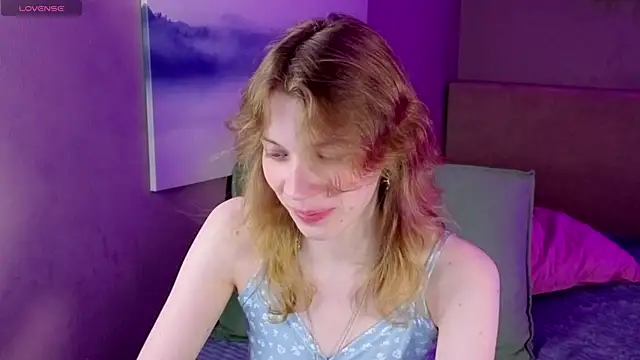 Snapshot of Emily_Cartex chatting on June 15, 5:42 am Emily Cartex online show from June 15, 5:42 am