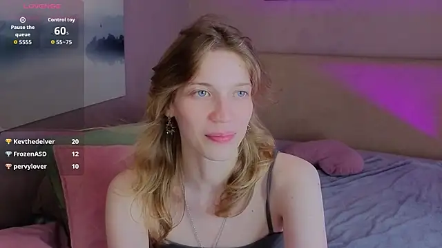 Snapshot of Emily_Cartex chatting on July 14, 10:21 am Emily Cartex online show from July 14, 10:21 am