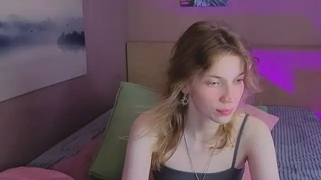 Snapshot of Emily_Cartex chatting on July 15, 5:56 am Emily Cartex online show from July 15, 5:56 am
