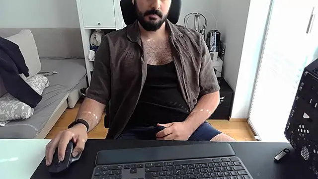 Voyagercam online show from May 2, 3:17 pm