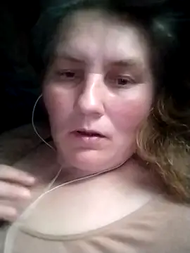 Snapshot of IrisMaris37 chatting on May 8, 7:25 am IrisMaris37 online show from May 8, 7:25 am