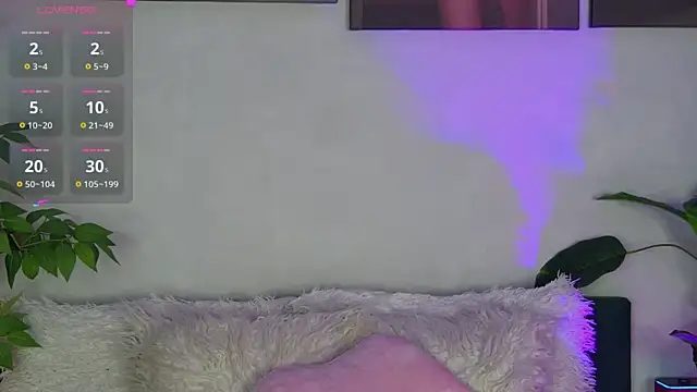 Snapshot of AddisonHux chatting on May 29, 5:22 pm AddisonHux online show from May 29, 5:22 pm