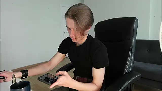 Snapshot of David_Heath chatting on June 14, 1:46 pm David Heath online show from June 14, 1:46 pm