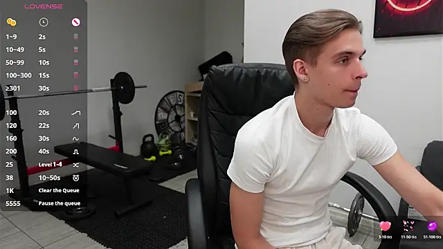Snapshot of David_Heath chatting on July 25, 12:42 am David Heath online show from July 25, 12:42 am