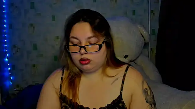 Snapshot of LillyHaigh chatting on June 21, 6:21 pm LillyHaigh online show from June 21, 6:21 pm
