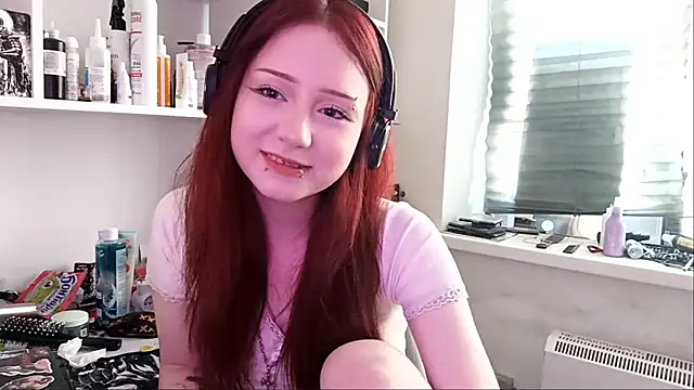 Snapshot of em0emily chatting on June 30, 4:19 pm em0emily online show from June 30, 4:19 pm