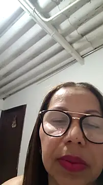 Snapshot of Ladymilf12 chatting on May 17, 12:30 am Ladymilf12 online show from May 17, 12:30 am