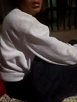 anhphi01 online show from April 26, 9:34 pm