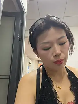 Snapshot of milkwine chatting on June 2, 6:26 am milkwine online show from June 2, 6:26 am