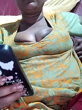 Snapshot of Gulapi_N chatting on May 10, 5:56 am Gulapi N online show from May 10, 5:56 am