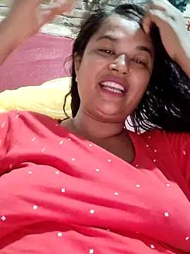 Snapshot of Gulapi_N chatting on May 18, 8:31 am Gulapi N online show from May 18, 8:31 am