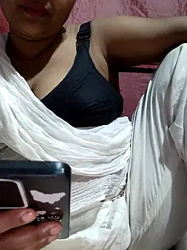 Snapshot of Gulapi_N chatting on June 3, 2:33 pm Gulapi N online show from June 3, 2:33 pm