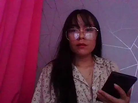 Snapshot of Bad_bish21 chatting on June 11, 1:20 pm Bad bish21 online show from June 11, 1:20 pm