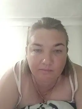 Snapshot of MiyaOlliver chatting on July 20, 7:55 am MiyaOlliver online show from July 20, 7:55 am