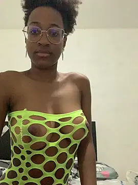 Snapshot of Julyshygirl chatting on May 1, 10:36 pm Julyshygirl online show from May 1, 10:36 pm