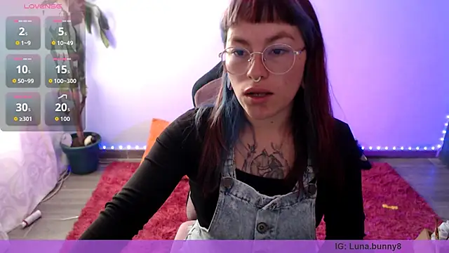 Nyxie8 online show from May 25, 8:04 pm