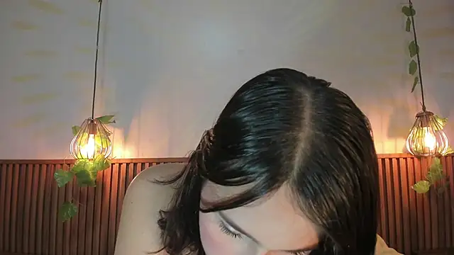 Snapshot of AmelieCooper chatting on May 20, 7:42 pm AmelieCooper online show from May 20, 7:42 pm