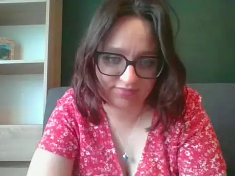 Snapshot of sensual_paris chatting on May 8, 5:35 am sensual paris online show from May 8, 5:35 am