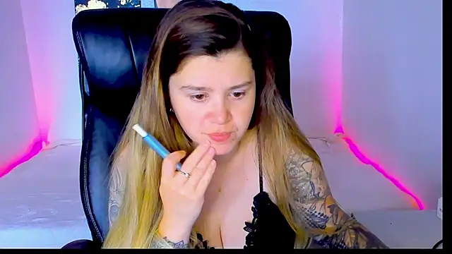Snapshot of Natali_Secret chatting on May 30, 7:27 am Natali Secret online show from May 30, 7:27 am