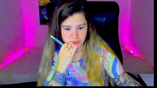 Snapshot of Natali_Secret chatting on June 30, 6:09 pm Natali Secret online show from June 30, 6:09 pm