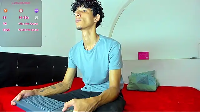 Snapshot of liammendoza98 chatting on May 22, 12:11 pm liammendoza98 online show from May 22, 12:11 pm