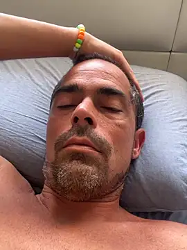 Snapshot of Riccardo86xx chatting on June 15, 1:02 pm Riccardo86xx online show from June 15, 1:02 pm