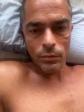 Snapshot of Riccardo86xx chatting on June 25, 12:20 pm Riccardo86xx online show from June 25, 12:20 pm
