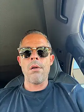Snapshot of Riccardo86xx chatting on July 4, 2:23 pm Riccardo86xx online show from July 4, 2:23 pm