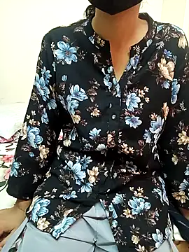 Snapshot of ananya_rawat chatting on May 19, 5:14 am ananya rawat online show from May 19, 5:14 am