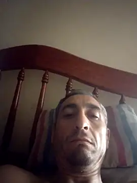Snapshot of Alejandro83bsf chatting on April 28, 10:04 pm Alejandro83bsf online show from April 28, 10:04 pm