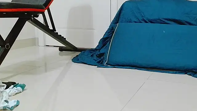 ShuaiCH online show from May 13, 4:59 pm