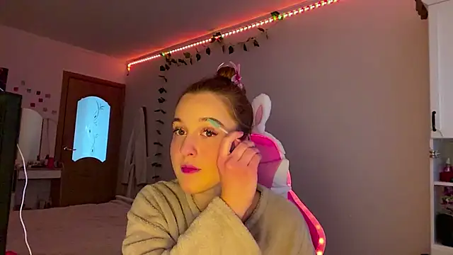 TrixyPaw online show from April 28, 8:41 am