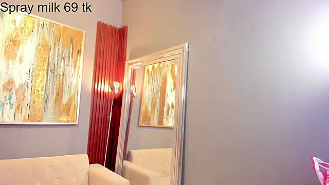 Snapshot of Kiara_Curls chatting on May 21, 11:17 am Kiara Curls online show from May 21, 11:17 am