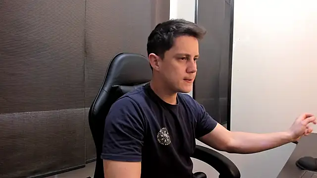 Snapshot of KendricTorres chatting on June 13, 4:27 pm KendricTorres online show from June 13, 4:27 pm