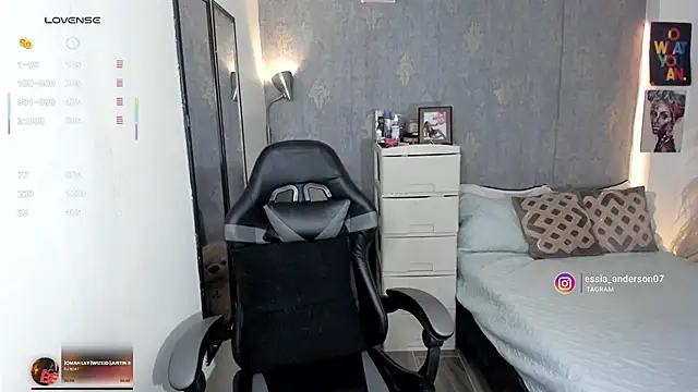 Snapshot of alessia_anderson chatting on September 24, 9:40 pm alessia anderson online show from September 24, 9:40 pm